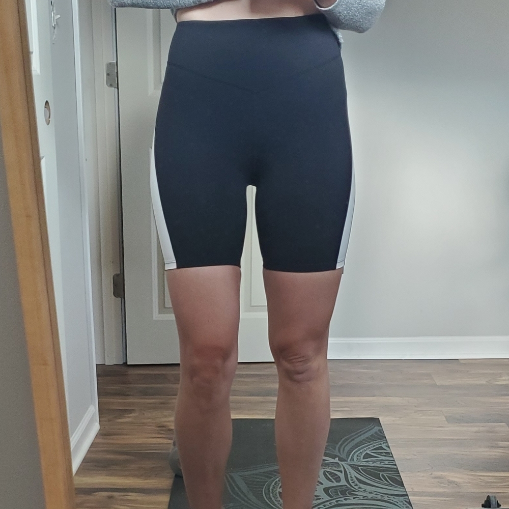 ALALA BLACK WHITE & GOLD BICYCLE SHORTS - Picture 4 of 7